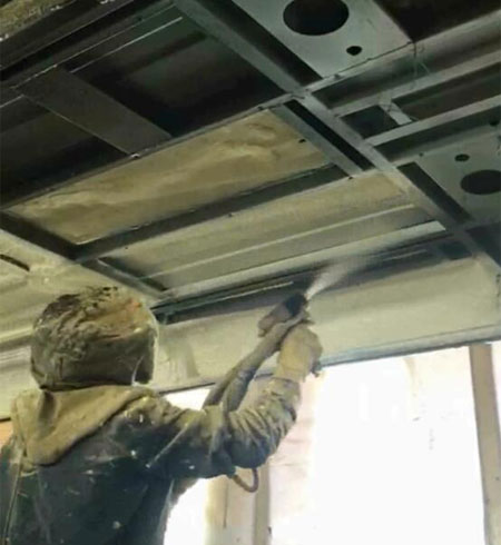 車廂里面聚氨酯如何發(fā)泡(圖1) 車廂里面聚氨酯發(fā)泡案例