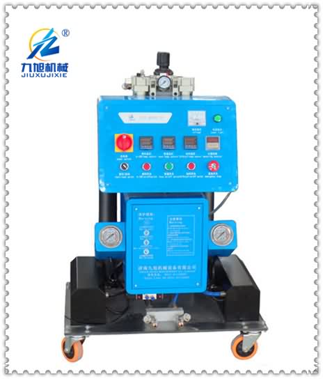 聚氨酯發(fā)泡設(shè)備JNJX-Q2600(D)(圖1)