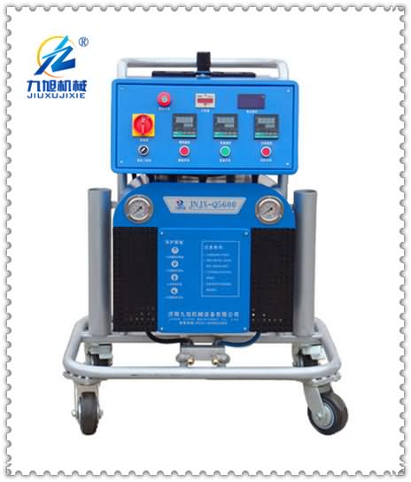 聚氨酯發(fā)泡設(shè)備JNJX-Q5600型(圖1)